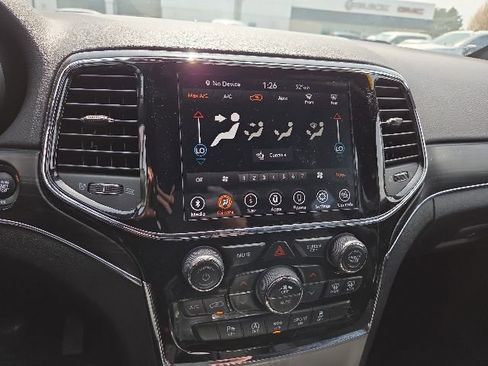 Used 2019 Jeep Grand Cherokee Limited AWD/4WD image 14