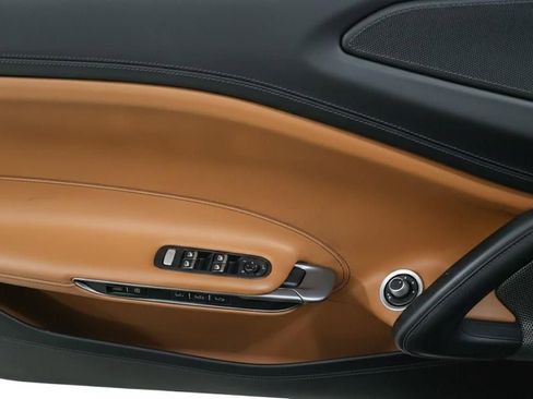 Used 2018 Ferrari GTC4Lusso T image 14