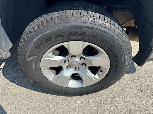 Used 2020 RAM 1500 Big Horn RWD image 5