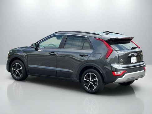 Used 2025 Kia Niro EX FWD image 5