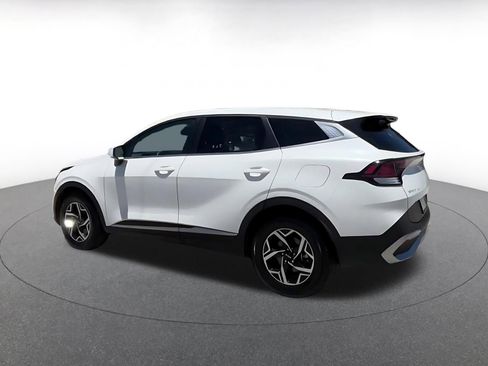 Used 2025 Kia Sportage LX FWD image 10