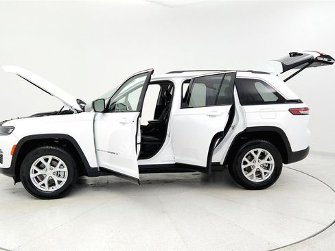 Used 2023 Jeep Grand Cherokee Limited image 32