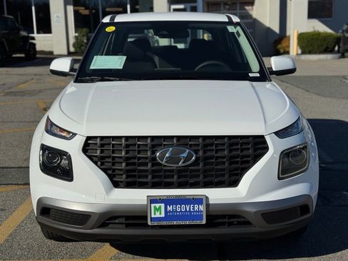 New 2026 Hyundai Venue SE image 8