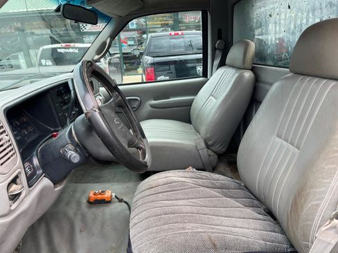 Used 2002 Chevrolet Silverado 3500 2WD Regular Cab HD image 6