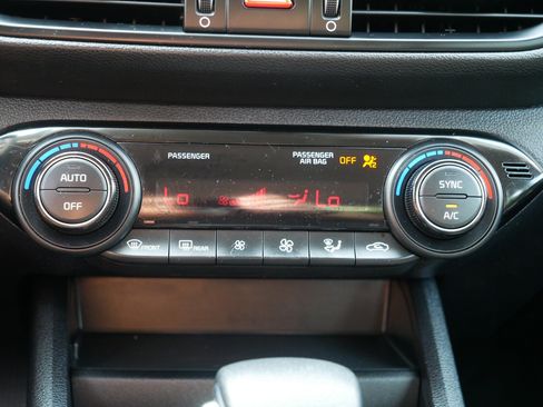 Used 2019 Kia Forte LXS FWD image 23