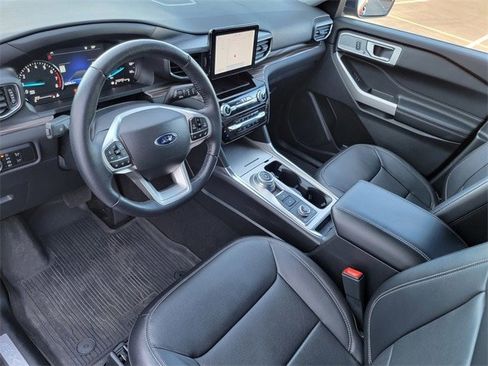 Certified 2022 Ford Explorer Limited w/ Equipment Group 301A image 19