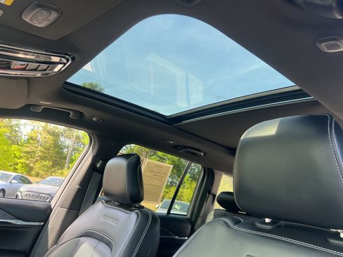 Used 2022 Jeep Grand Cherokee Overland w/ MOPAR Finishing Package image 37