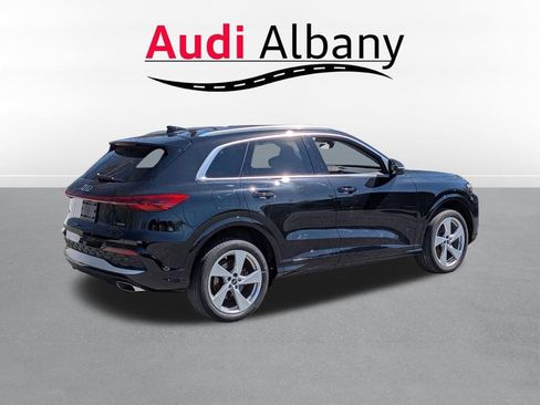 Used 2025 Audi Q5 Premium Plus w/ Premium Plus AWD/4WD image 4