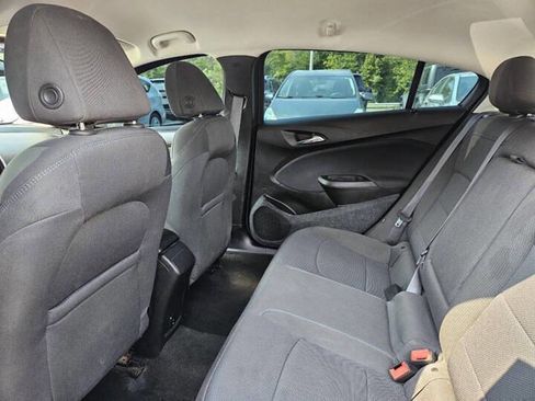 Used 2017 Chevrolet Cruze LT image 17