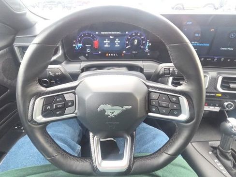 Used 2025 Ford Mustang Premium RWD image 36