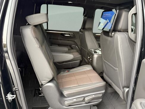 New 2026 Chevrolet Suburban High Country image 16