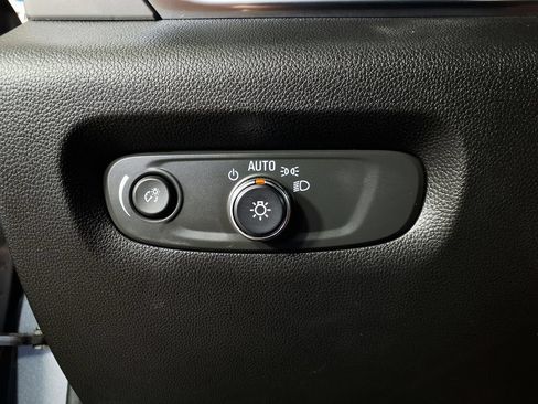Used 2018 Chevrolet Traverse LS FWD image 24