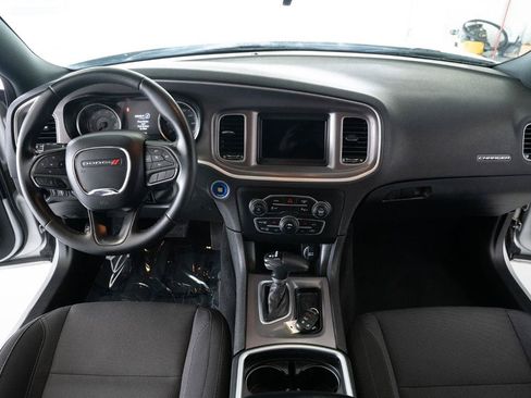 Used 2022 Dodge Charger SXT RWD image 11