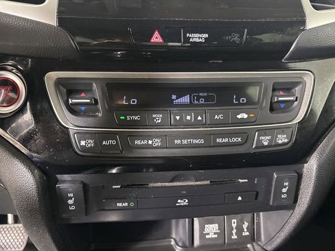 Used 2017 Honda Pilot Touring image 20