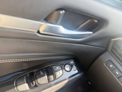 Used 2023 Nissan Altima 2.5 SL AWD/4WD image 12
