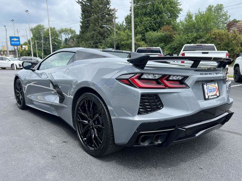 Used 2025 Chevrolet Corvette Stingray Convertible w/ Z51 Performance Package RWD image 5