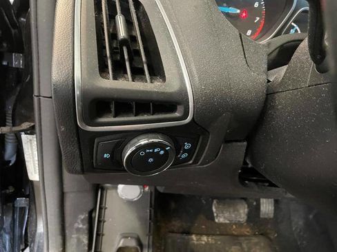 Used 2012 Ford Focus Titanium image 34