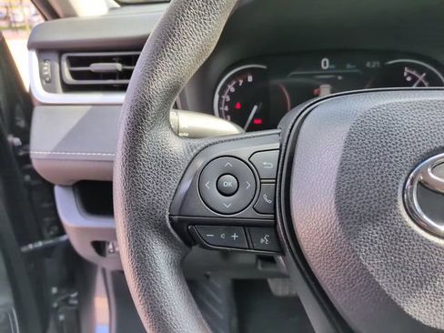 Used 2024 Toyota RAV4 XLE AWD/4WD image 15