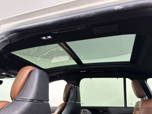 Used 2022 Lincoln Aviator Reserve w/ Equipment Group 201A AWD/4WD image 21