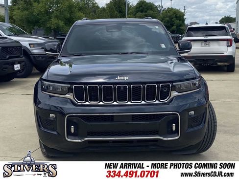 Used 2024 Jeep Grand Cherokee Overland w/ Adv Protech Group III AWD/4WD image 37