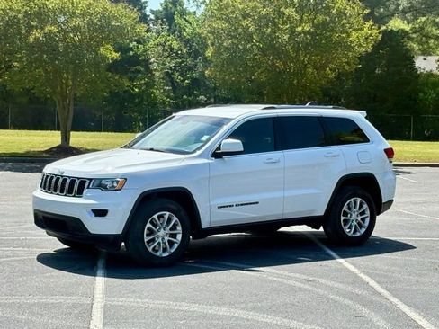 Used 2021 Jeep Grand Cherokee Laredo X image 2