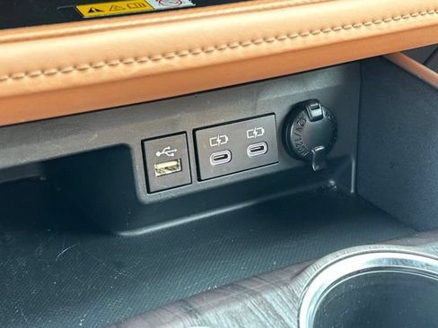 Certified 2025 Toyota Highlander Platinum AWD/4WD image 79