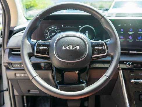 Used 2024 Kia Carnival SX FWD image 17