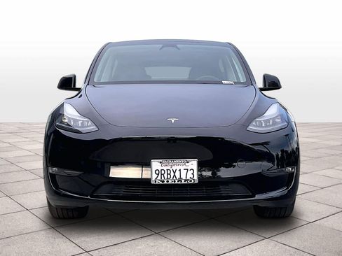 Used 2025 Tesla Model Y Long Range AWD/4WD image 3