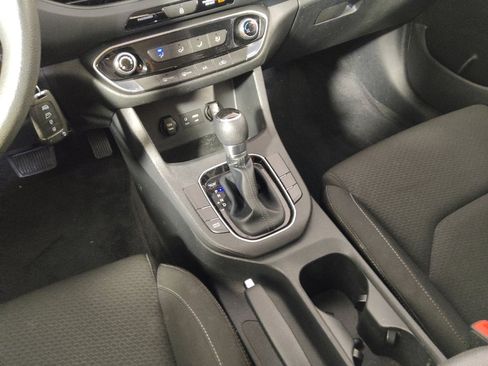 Used 2020 Hyundai Elantra GT FWD image 26