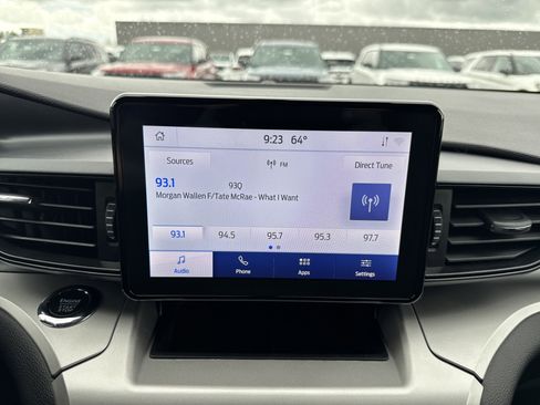 Used 2022 Ford Explorer XLT image 19