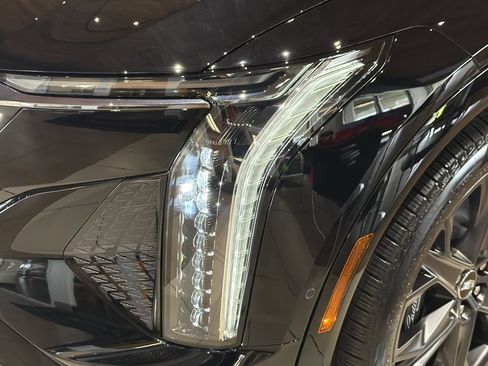 New 2026 Cadillac Optiq V AWD/4WD image 8
