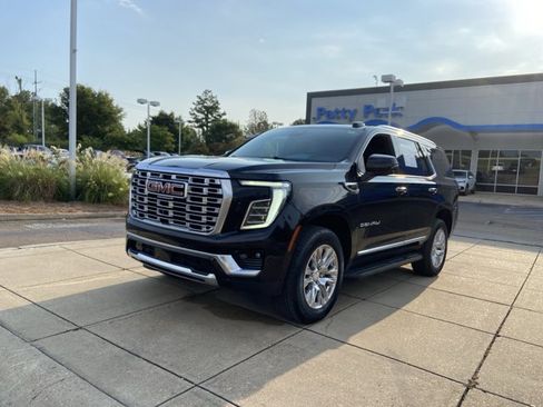 Used 2025 GMC Yukon Denali RWD image 4