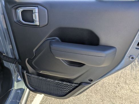 Used 2024 Jeep Wrangler Rubicon w/ Safety Group image 29