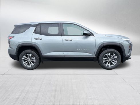 New 2026 Chevrolet Equinox LT image 2