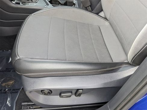 Certified 2023 Volkswagen Taos SE image 23
