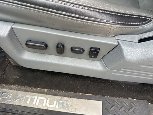 Used 2011 Ford F150 Platinum image 19