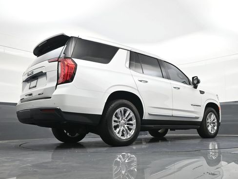 Used 2024 GMC Yukon SLT w/ SLT Luxury Package RWD image 22