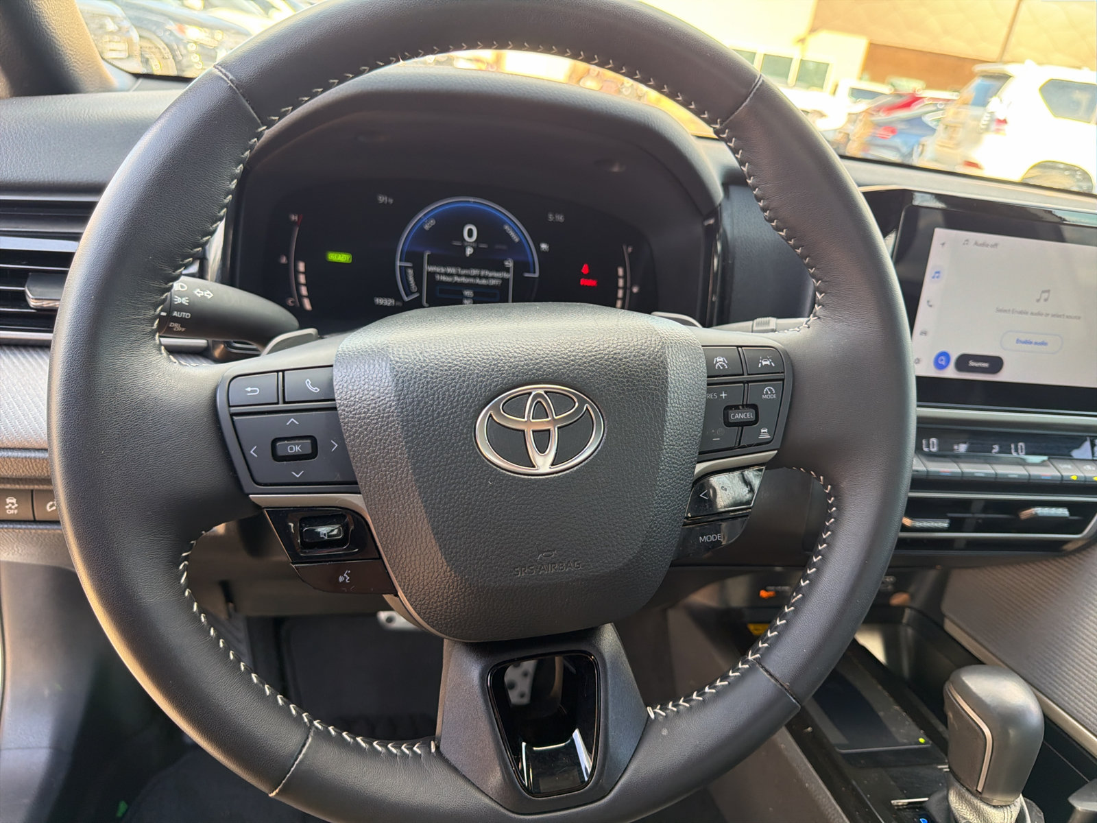 Used 2025 Toyota Camry SE w/ Convenience Package FWD image 13