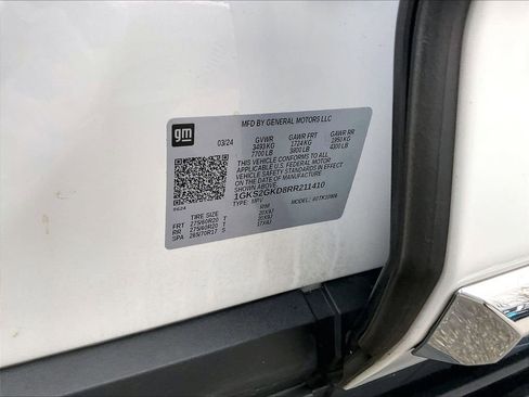 Used 2024 GMC Yukon XL SLT image 33