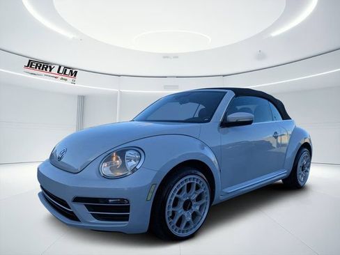 Used 2018 Volkswagen Beetle 2.0T Coast FWD image 11