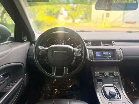 Used 2018 Land Rover Range Rover Evoque SE image 13