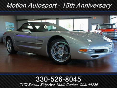 Used 2004 Chevrolet Corvette Convertible w/ Preferred Equipment Group RWD image 2