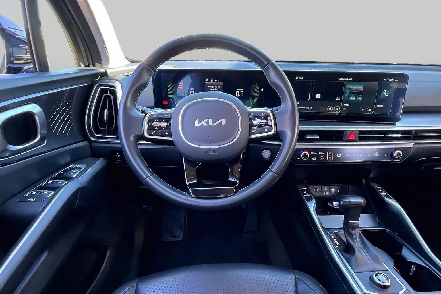 Used 2025 Kia Sorento S FWD image 5