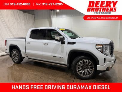 New 2026 GMC Sierra 1500 Denali Ultimate w/ LPO, Black Badging Package