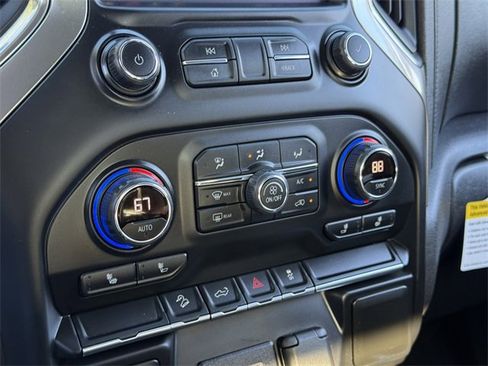 Used 2021 Chevrolet Silverado 1500 LT Trail Boss w/ Bed Protection Package image 17