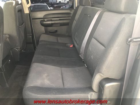 Used 2014 Chevrolet Silverado 2500 LT w/ Interior Plus Package image 15