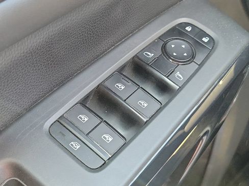 Used 2024 Nissan Pathfinder S AWD/4WD image 25