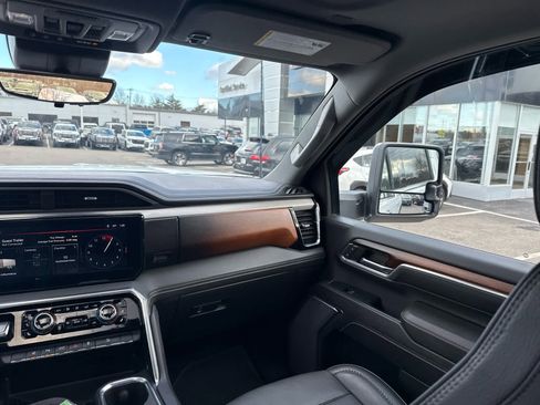 Used 2024 GMC Sierra 2500 Denali w/ Denali Reserve Package image 16