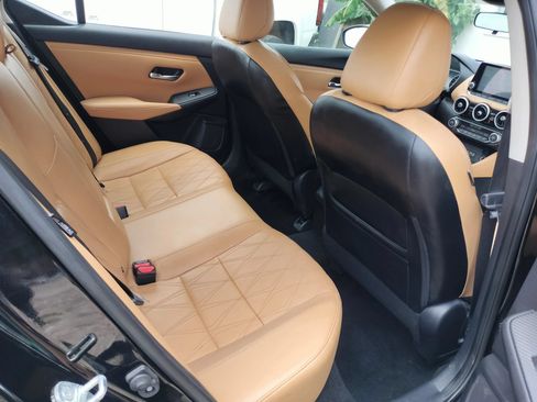 Used 2021 Nissan Sentra SV w/ SV Premium Package FWD image 4