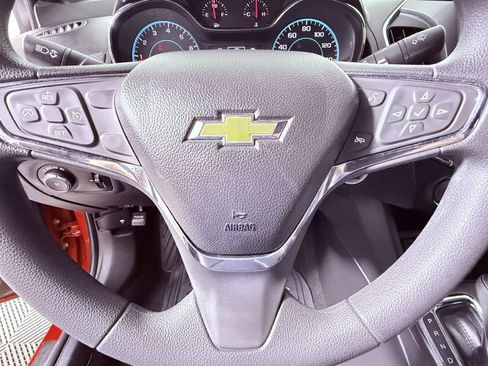 Used 2017 Chevrolet Cruze LT w/ Convenience Package FWD image 11